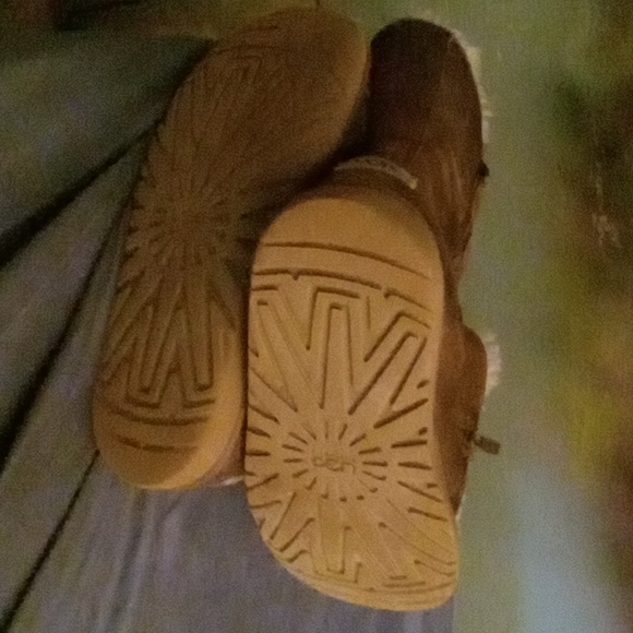 Uggs size 5 brown - Picture 2 of 3